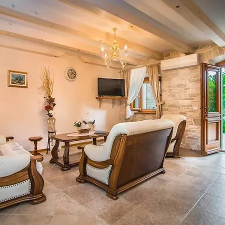 Benina Rossa 2 * Gradisce (Istria)